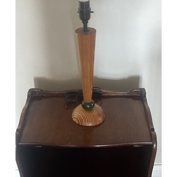 Vintage Wood Table Lamp Light 1960's Mid Century Modern Decor Green Accent 16" - Picture 1 of 5